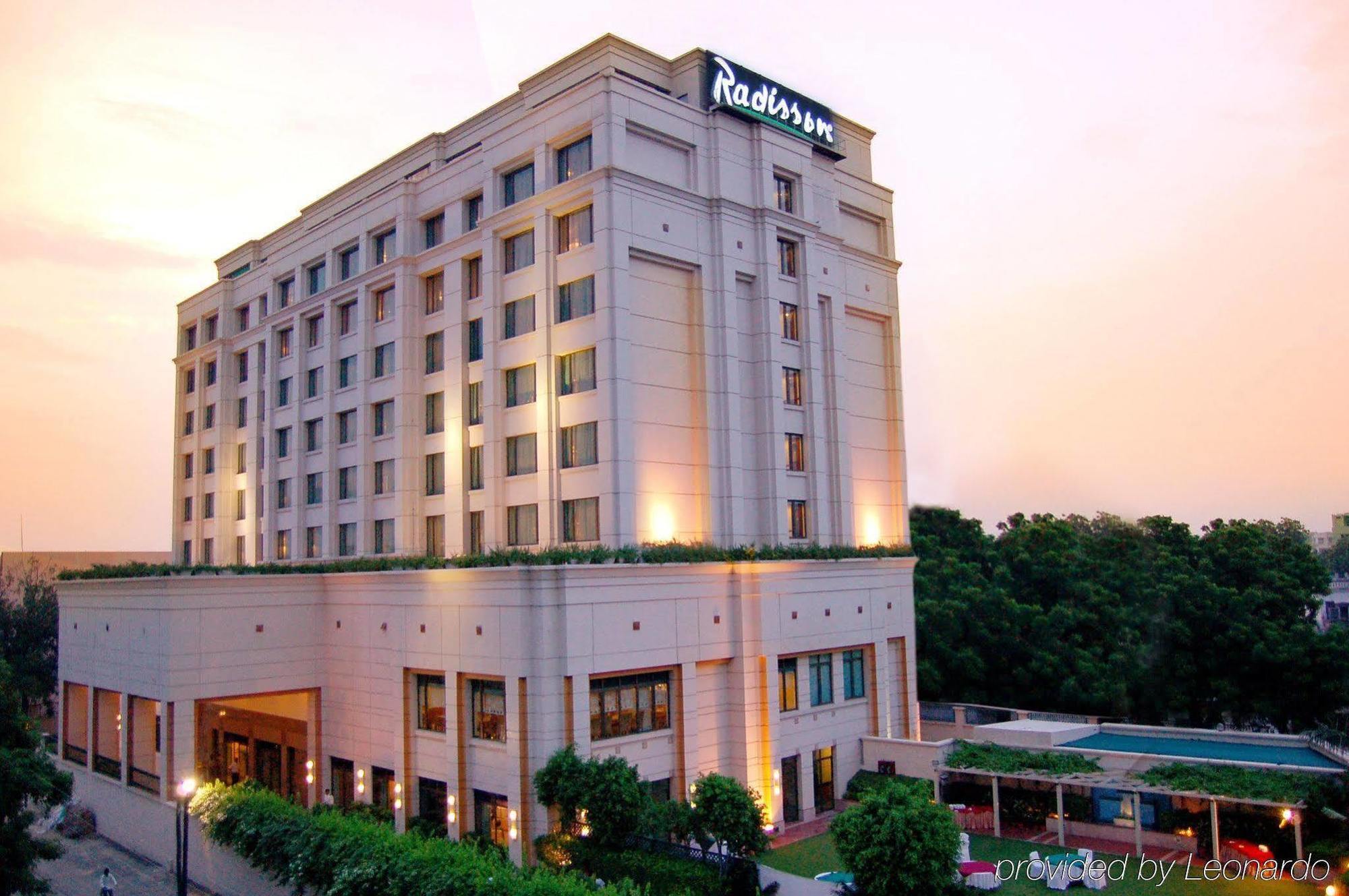 Radisson Hotel Βαρανάσι Εξωτερικό φωτογραφία